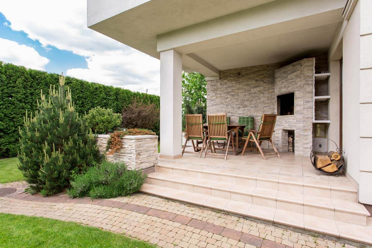 small-elegant-stone-patio